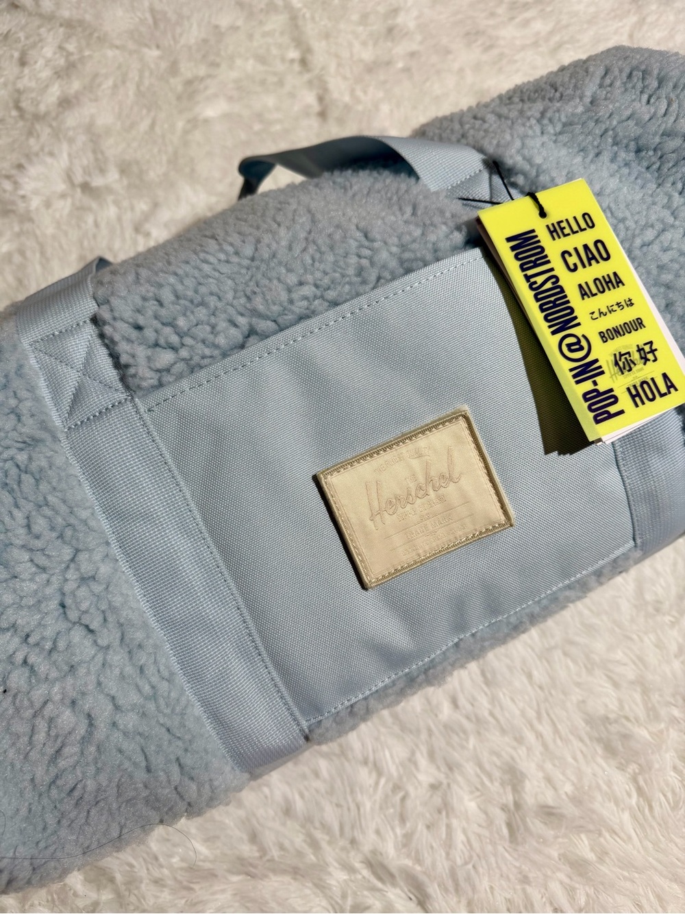 NWT Herschel Supply Company Sutton Middle Volume Duffle Bag Baby Blue Sherpa